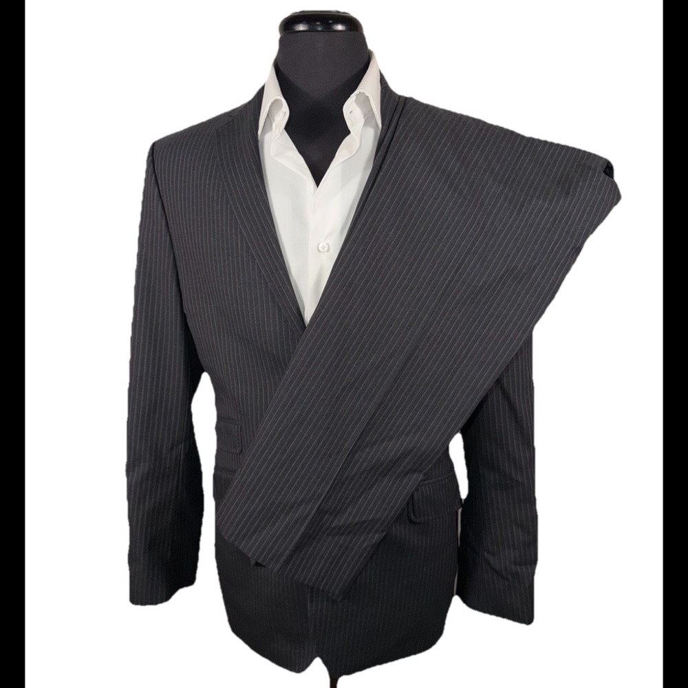 TED BAKER ENDURANCE CHARCOAL PINSTRIPE SUIT SZ 38 32X29